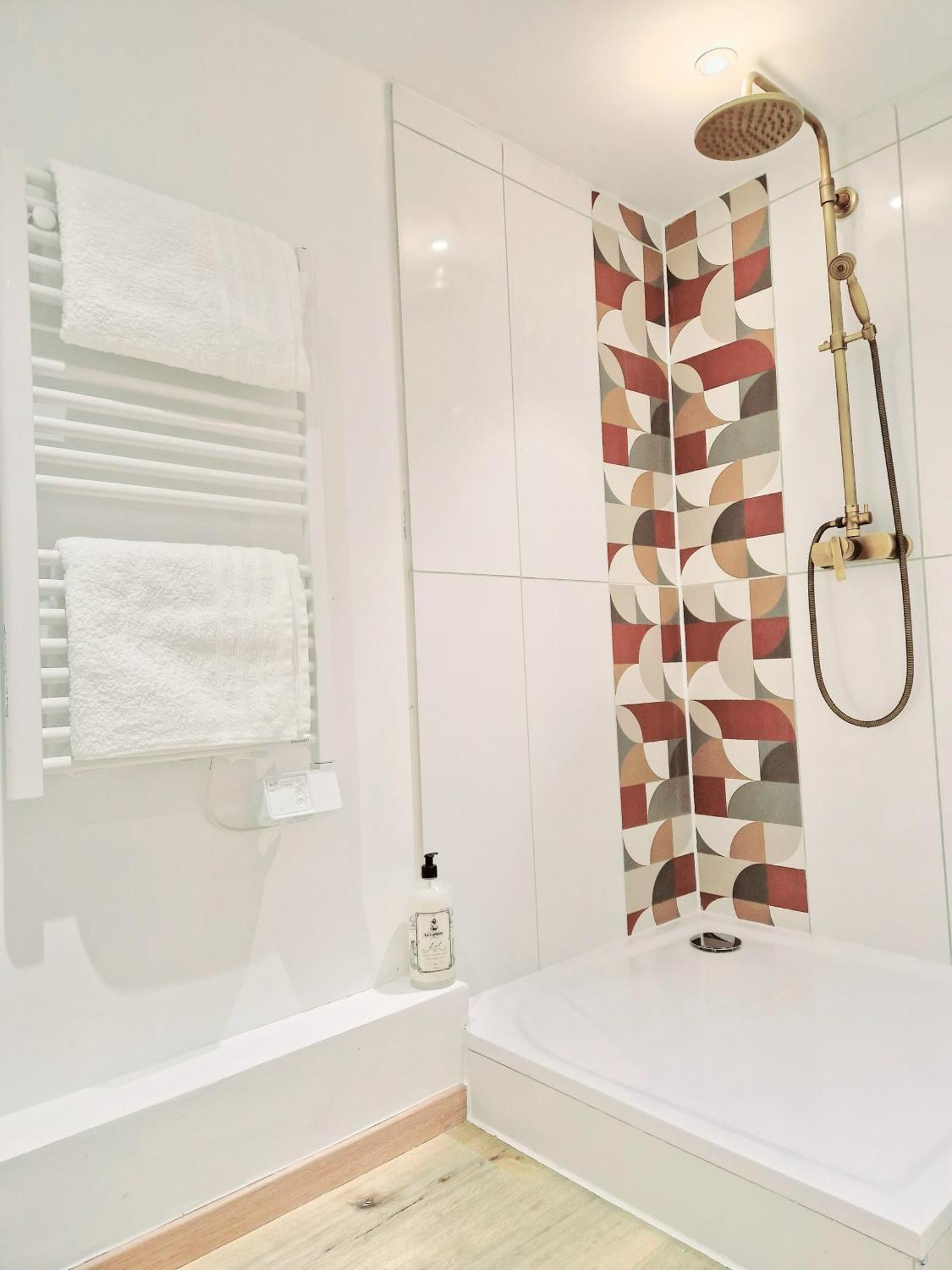 L'Elementaire, Appartement Chic Et Central 牟罗兹 外观 照片